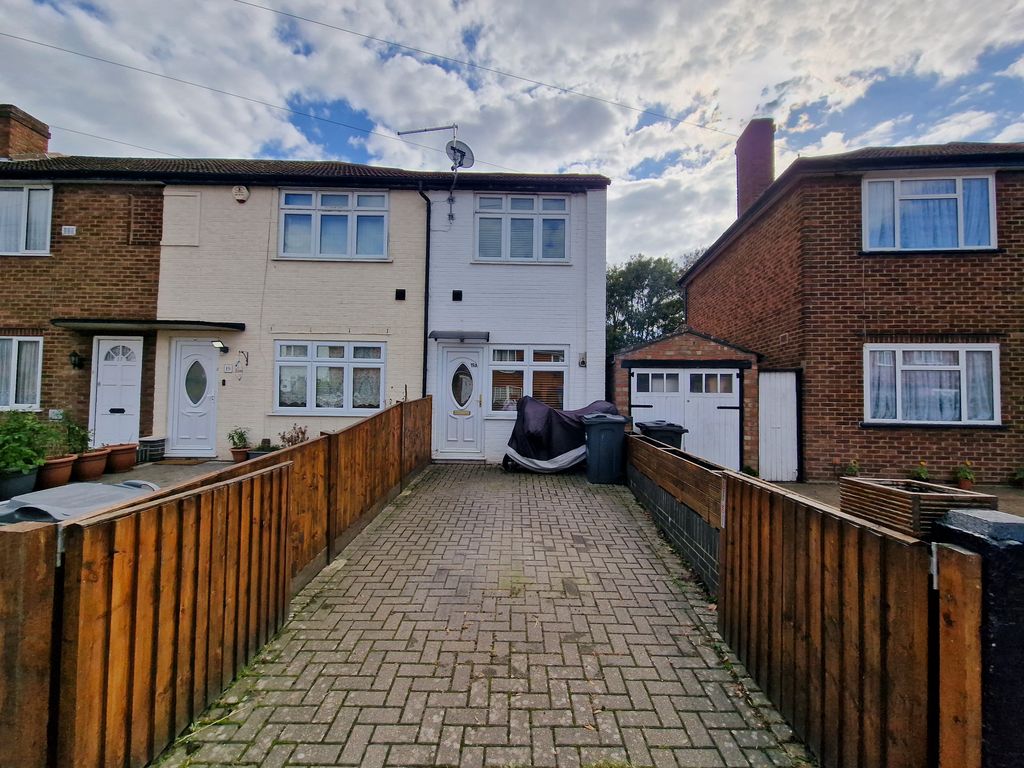 2 bed end terrace house for sale in Northumberland Crescent, Bedfont TW14, £349,950