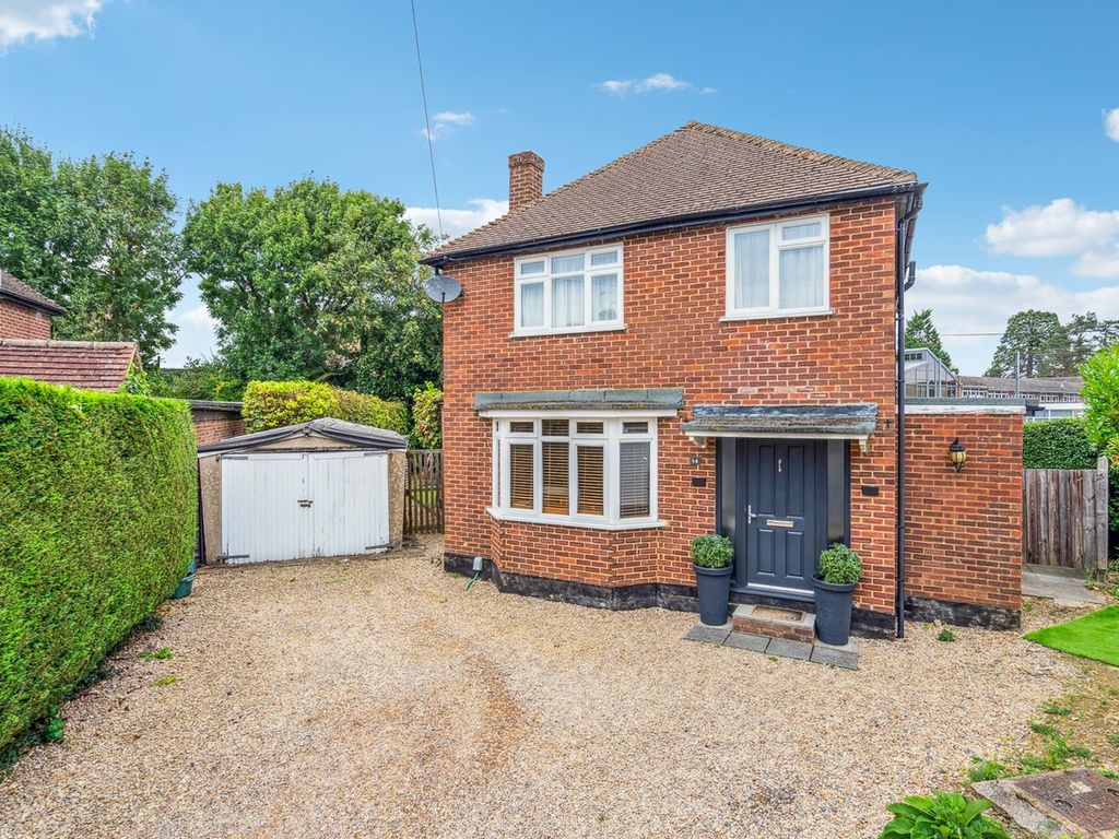 3 bed detached house for sale in Tunmers End, Chalfont St Peter, Gerrards Cross SL9, £900,000