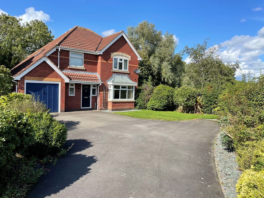 4 bed detached house for sale in Fallow Close, Broughton Astley, Leicester LE9, £440,000