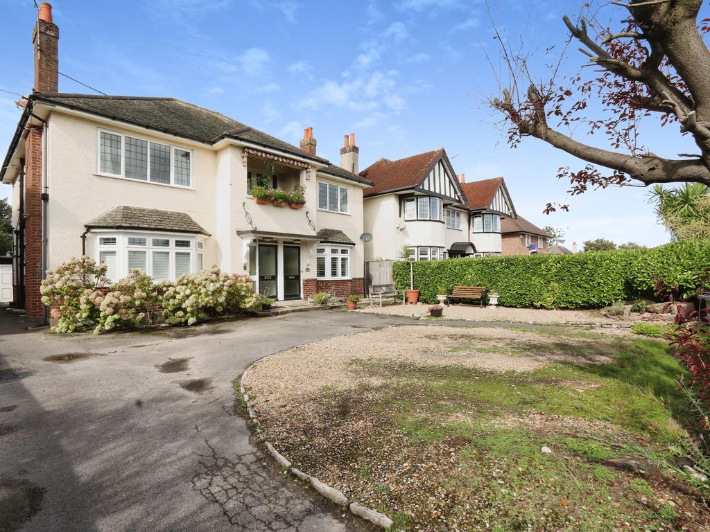 2 bed flat for sale in Alumhurst Road, Alum Chine, Bournemouth, Dorset BH4, £380,000