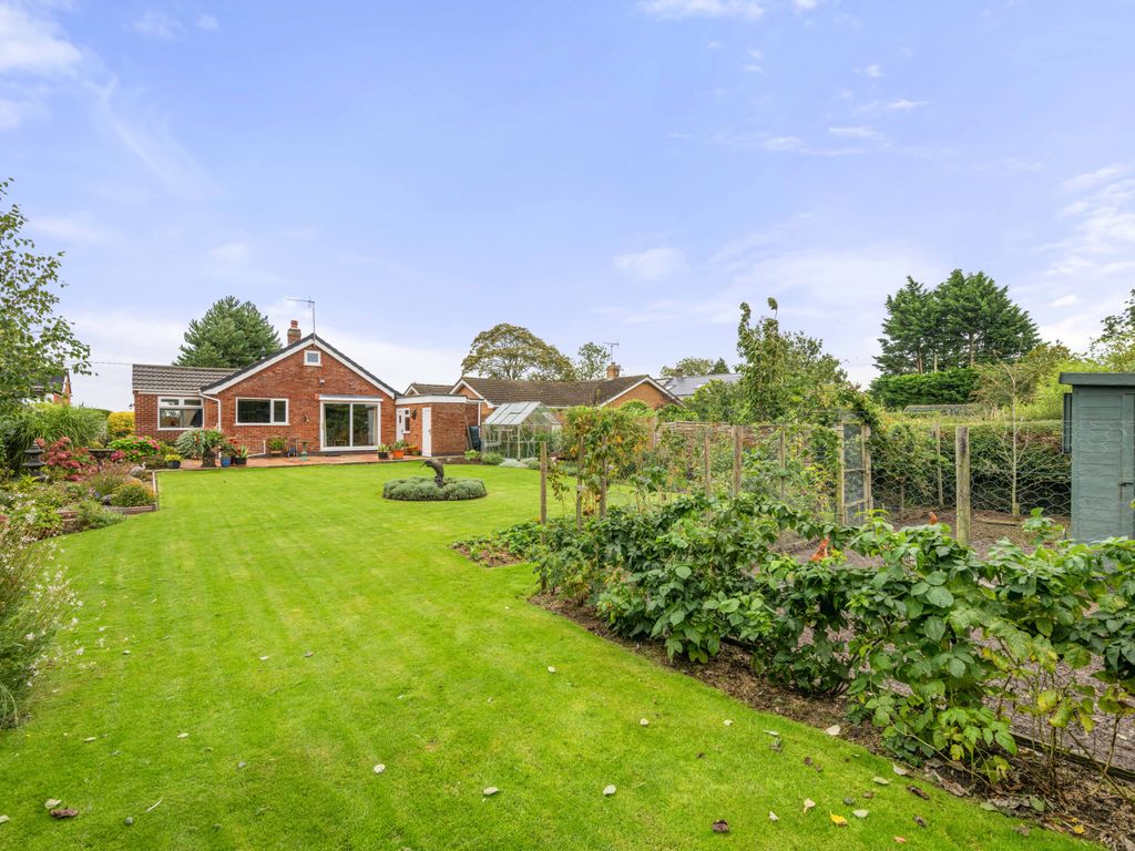 2 bed detached bungalow for sale in Rectory Road, Anderby PE24, £280,000