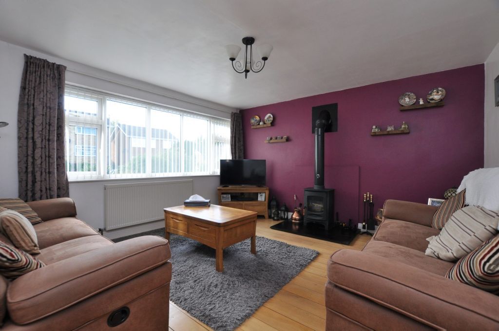 3 bed detached house for sale in Rosemount Road, Whitby YO21, £355,000