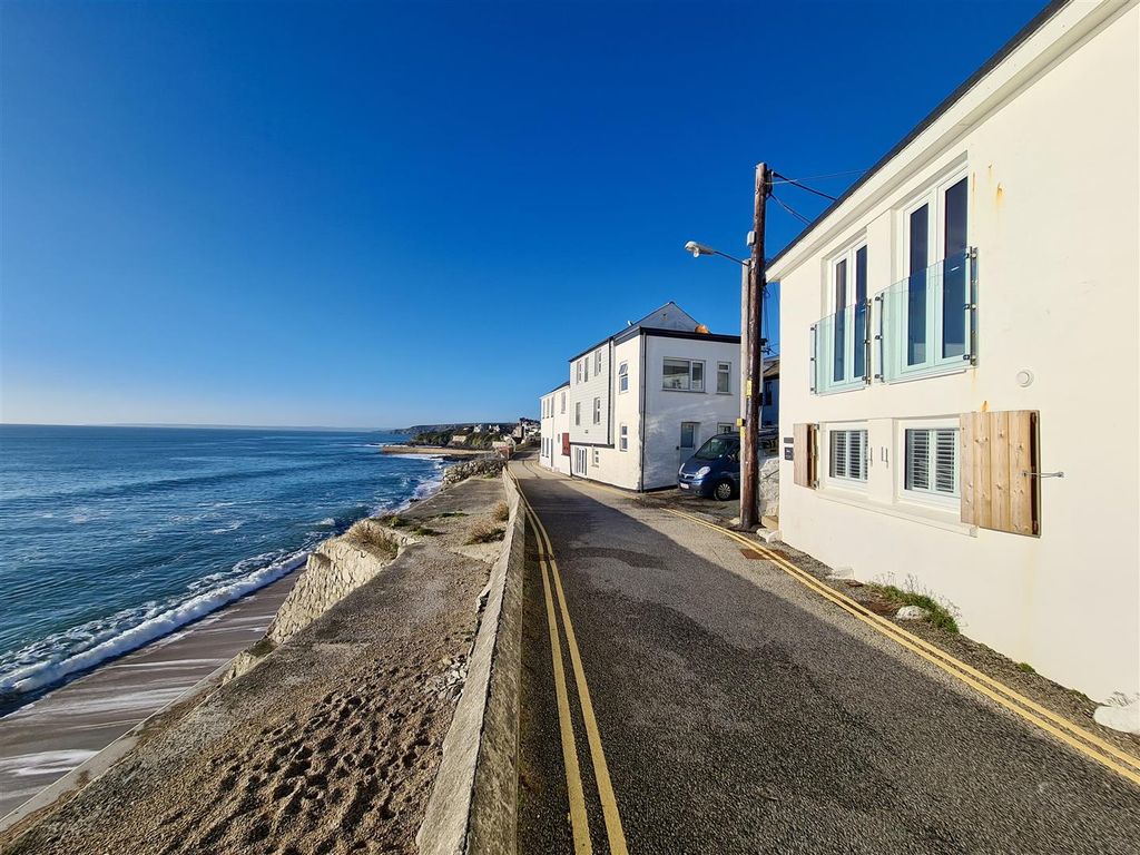 1 bed end terrace house for sale in Mounts Road, Porthleven, Helston TR13, £395,000
