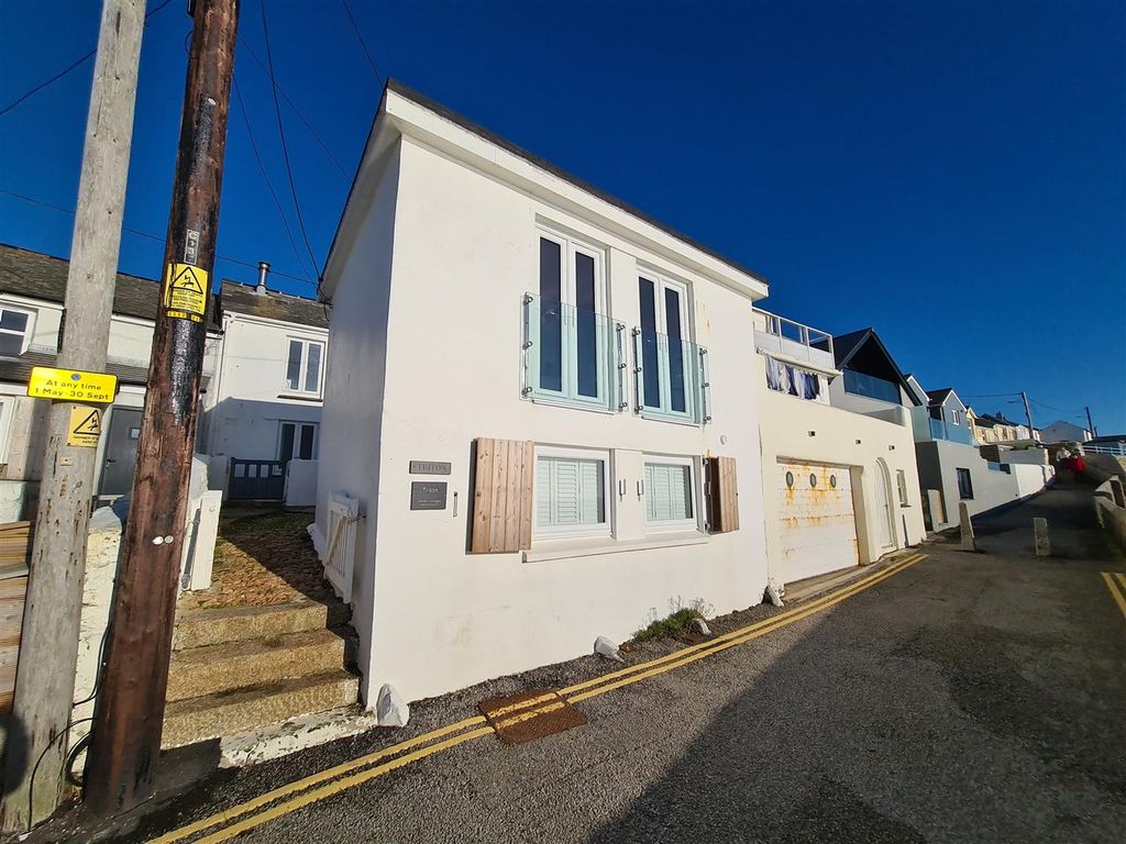 1 bed end terrace house for sale in Mounts Road, Porthleven, Helston TR13, £395,000