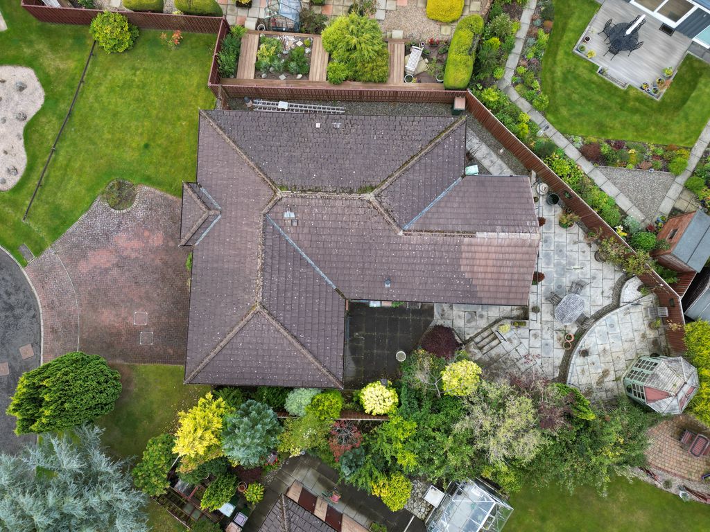 3 bed detached bungalow for sale in Castleton Park, Auchterarder PH3, £325,000