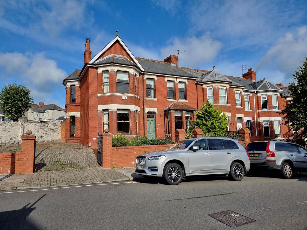 5 bed semi-detached house for sale in Porthkerry Road, Barry CF62, £380,000