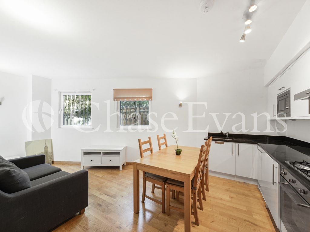 1 bed flat for sale in Tower Mint Apartments, Tower Hill E1, £375,000