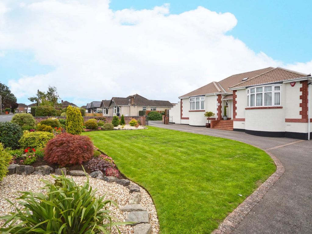 3 bed detached bungalow for sale in Chandag Road, Keynsham, Bristol BS31, £750,000