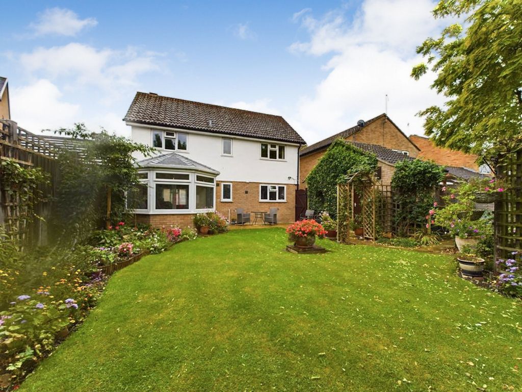 4 bed detached house for sale in Peate Close, Godmanchester, Cambridgeshire. PE29, £375,000