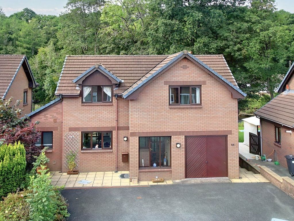 4 bed detached house for sale in Glandwr Park, Builth Wells LD2, £360,000