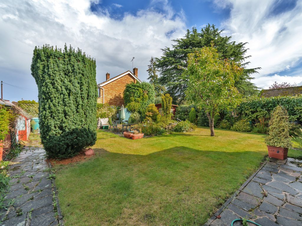 4 bed detached house for sale in Woodham Park Way, Woodham KT15, £975,000