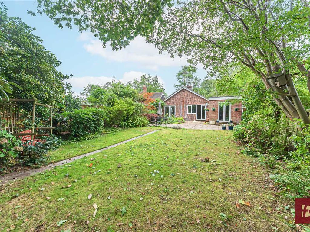 3 bed bungalow for sale in New Wokingham Road, Crowthorne RG45, £700,000