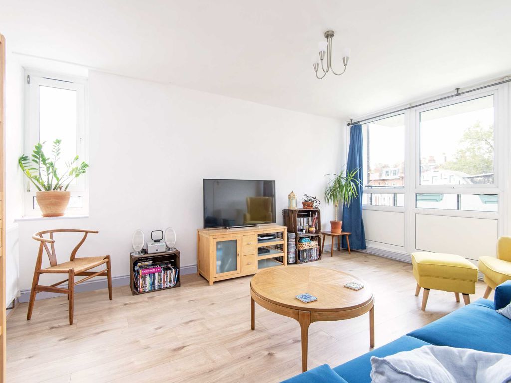 3 bed flat for sale in Munster Square, London NW1, £535,000
