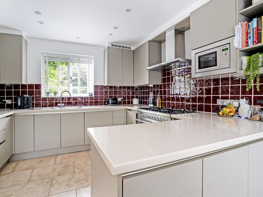 6 bed detached house for sale in Park Lane, Beaconsfield HP9, £1,750,000