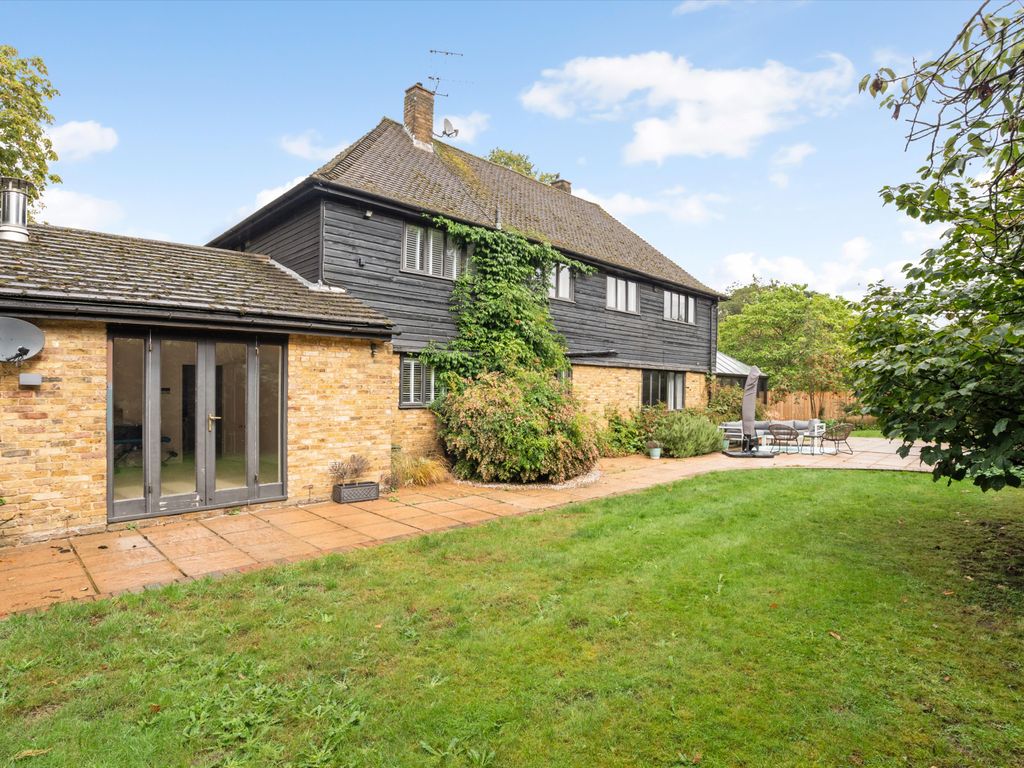 6 bed detached house for sale in Park Lane, Beaconsfield HP9, £1,750,000