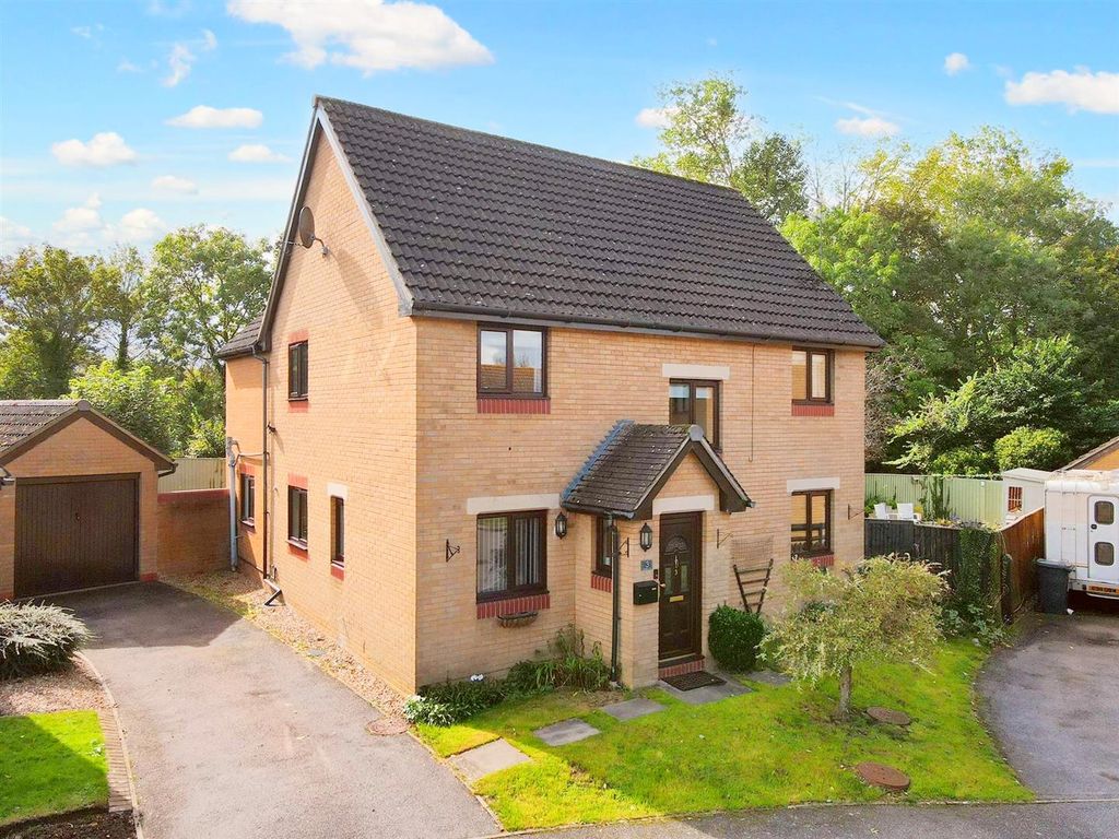 5 bed detached house for sale in Elmfield Close, Potterspury, Towcester NN12, £535,000
