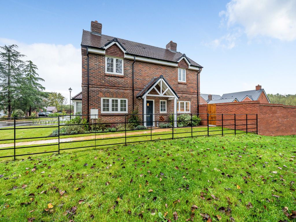 3 bed detached house for sale in The Walled Garden, Binfield, Bracknell, Berkshire RG42, £650,000
