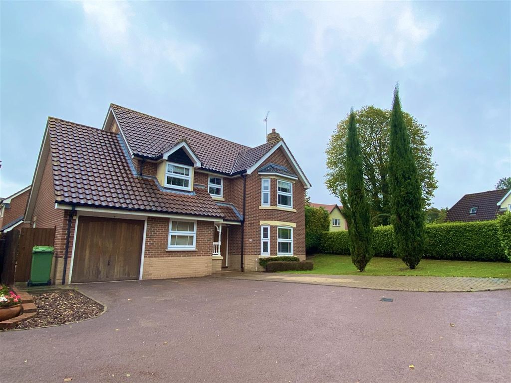4 bed detached house for sale in Bannister Drive, Hutton Poplars, Brentwood CM13, £860,000
