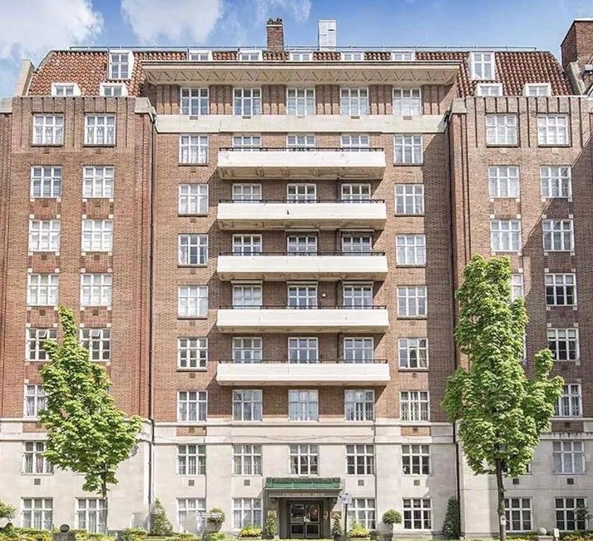 2 bed flat to rent in Chesterfield Gardens, London W1J, £4,117 pcm