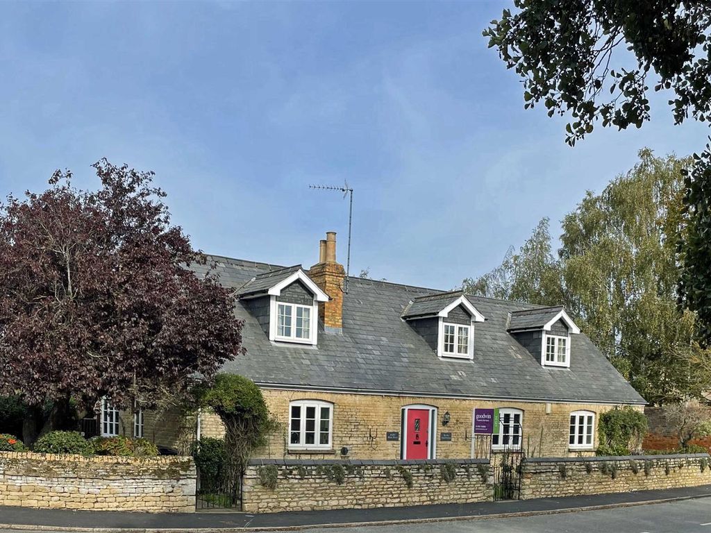 4 bed detached house to rent in The Old School Cottages, Barholm, Stamford PE9, £1,950 pcm