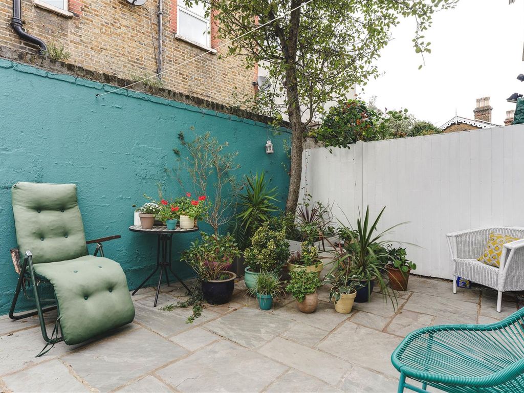 4 bed property for sale in Hilsea Street, London E5, £1,100,000