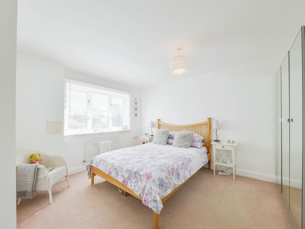 3 bed terraced house for sale in Ludwick Way, Welwyn Garden City AL7, £400,000