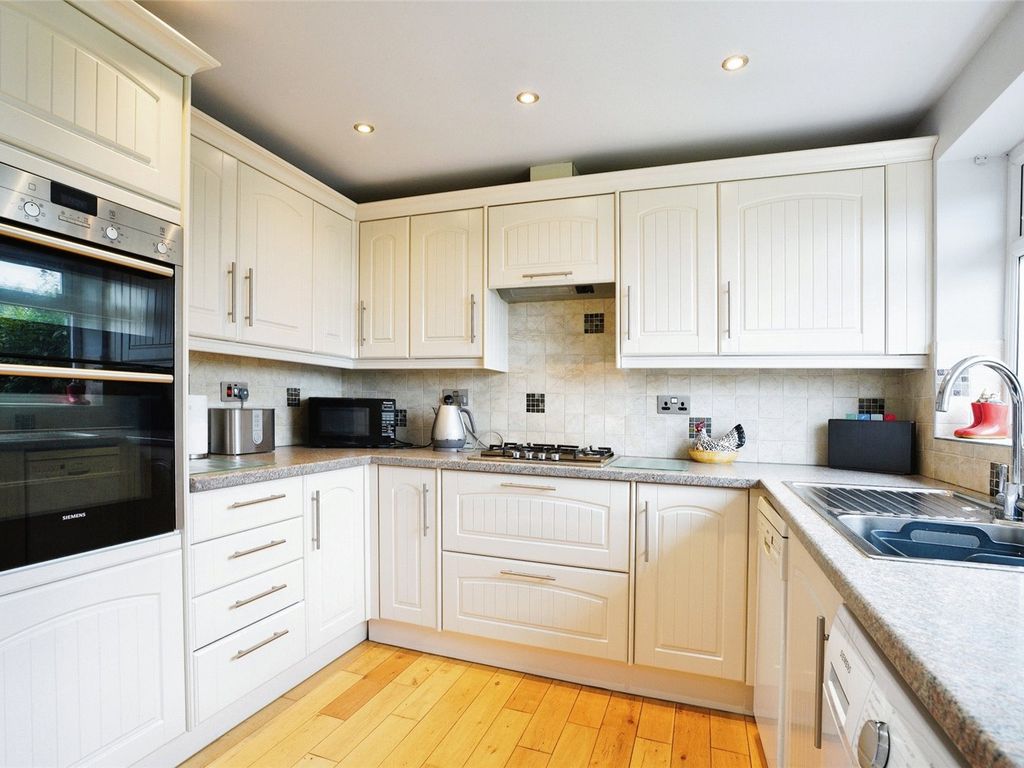 3 bed bungalow for sale in Higher Whiterock, Wadebridge, Cornwall PL27, £400,000