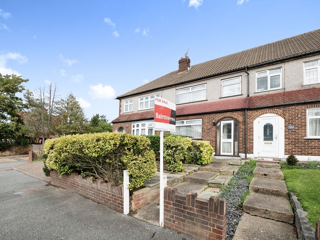 3 bed terraced house for sale in Collier Row Lane, Romford RM5, £375,000