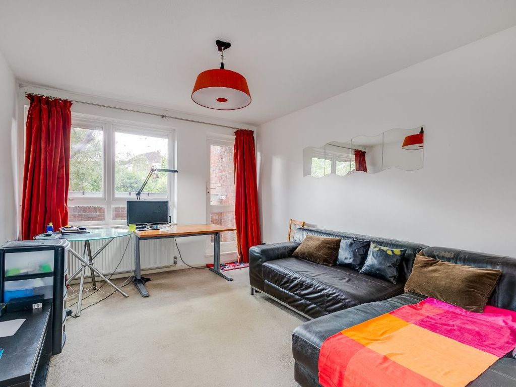 1 bed flat for sale in Sheen Road, Richmond TW10, £350,000