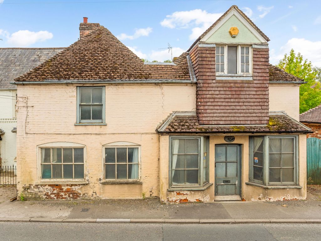 3 bed town house for sale in Chilton Foliat, Hungerford RG17, £575,000