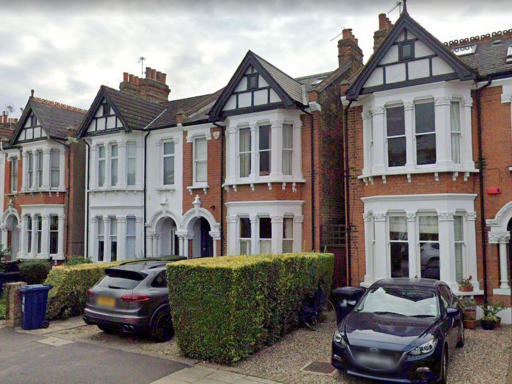 2 bed flat to rent in Bradley Gardens - 1st Floor, Ealing, London W13, £1,900 pcm