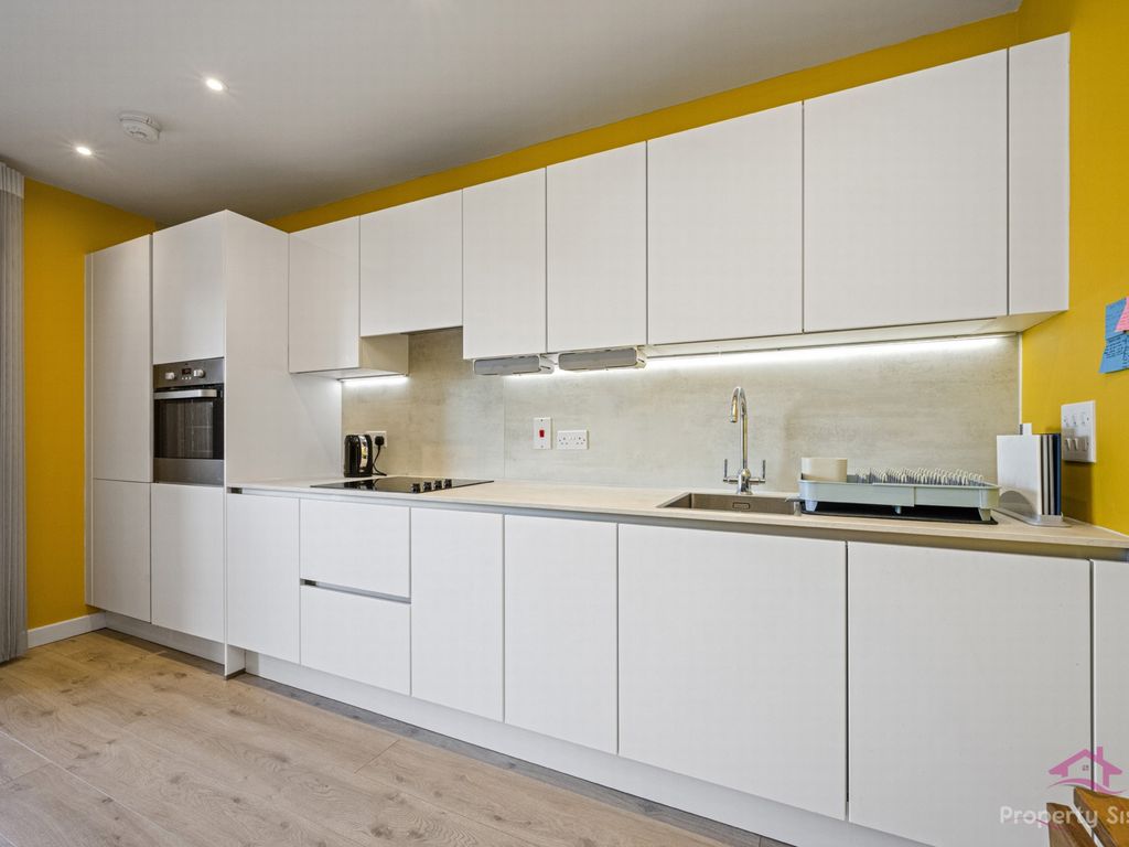 1 bed flat for sale in Foxglove Apartments, Bittacy Hill, Millbrook Park NW7, £425,000