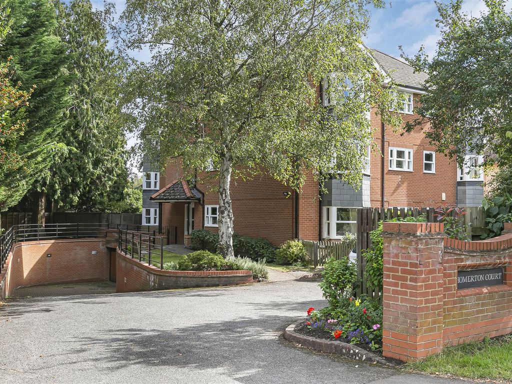 3 bed flat for sale in Hills Road, Cambridge CB2, £525,000