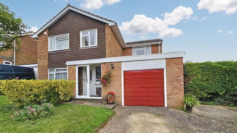 4 bed detached house for sale in Green Leys, Downley, High Wycombe HP13, £550,000