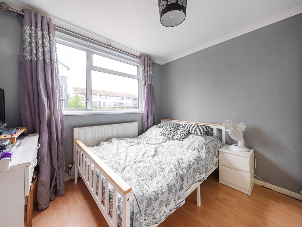 3 bed terraced house for sale in Windrush Way, Maidenhead SL6, £460,000