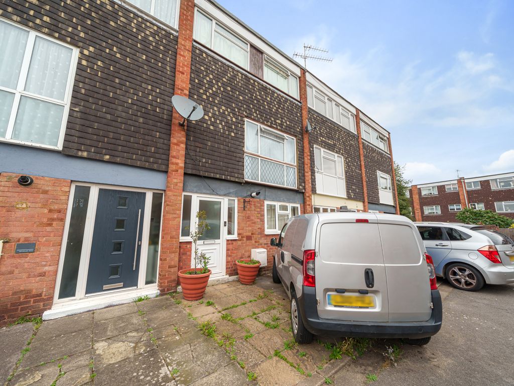 3 bed terraced house for sale in Windrush Way, Maidenhead SL6, £460,000