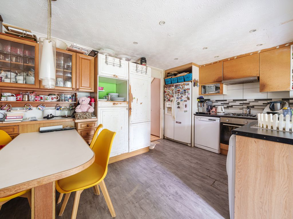 3 bed terraced house for sale in Windrush Way, Maidenhead SL6, £460,000