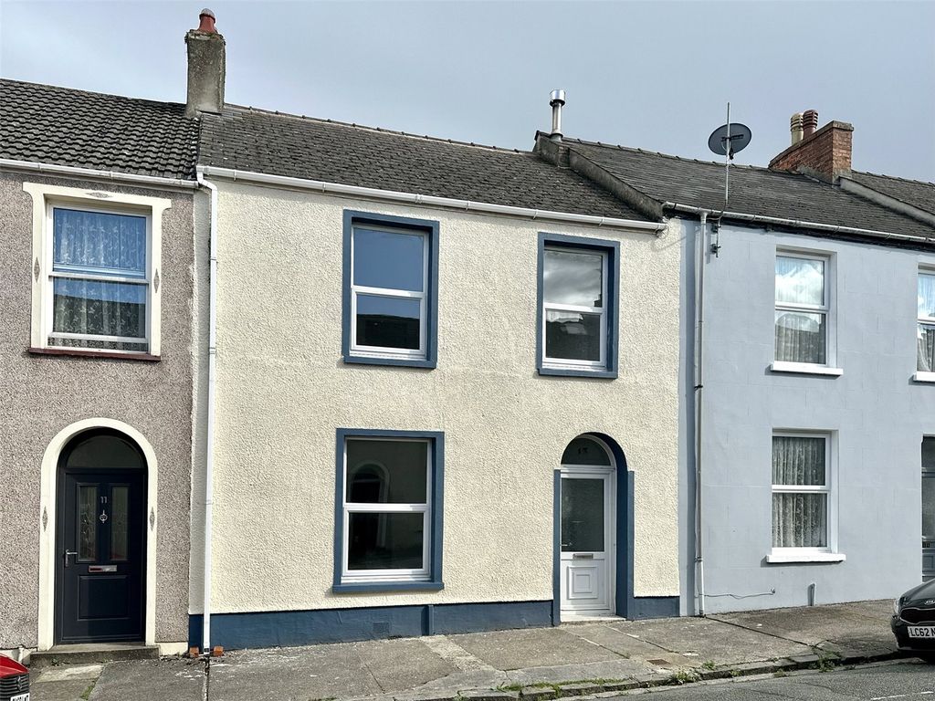 3 bed terraced house to rent in Gwyther Street, Pembroke Dock, Pembrokeshire SA72, £950 pcm