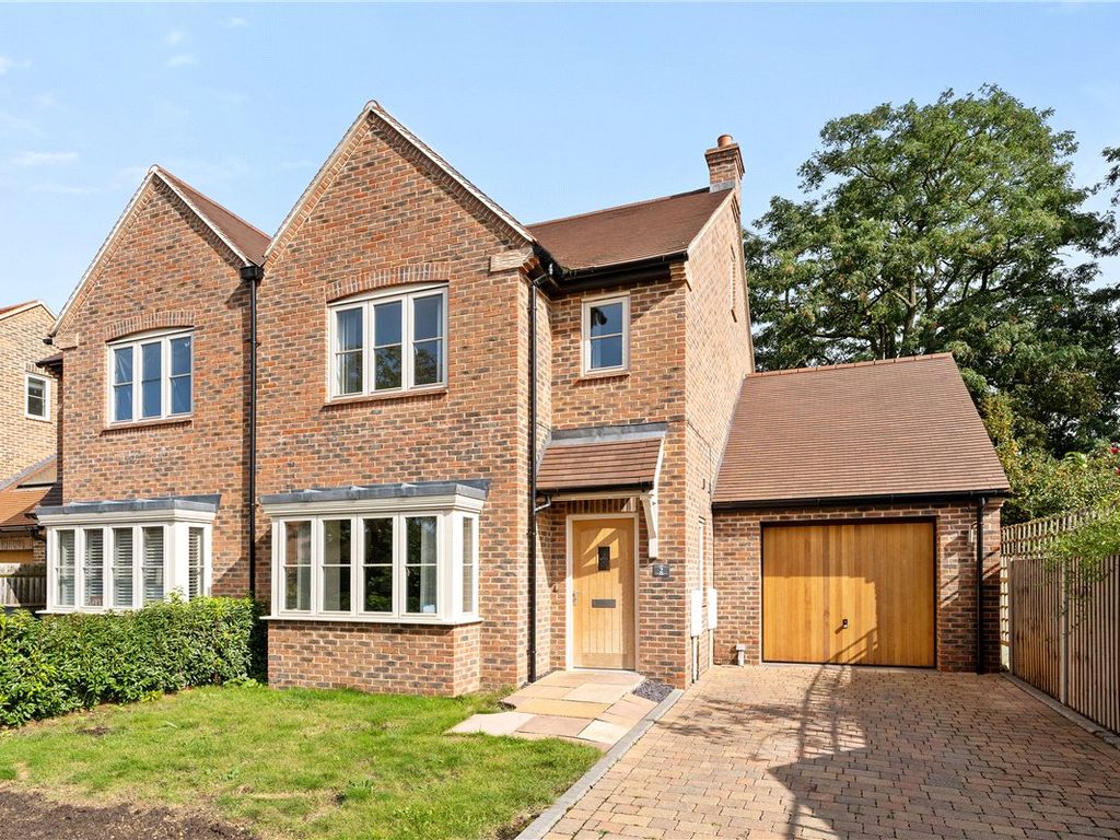 4 bed detached house for sale in Middleton Close, Cambridge CB4, £750,000