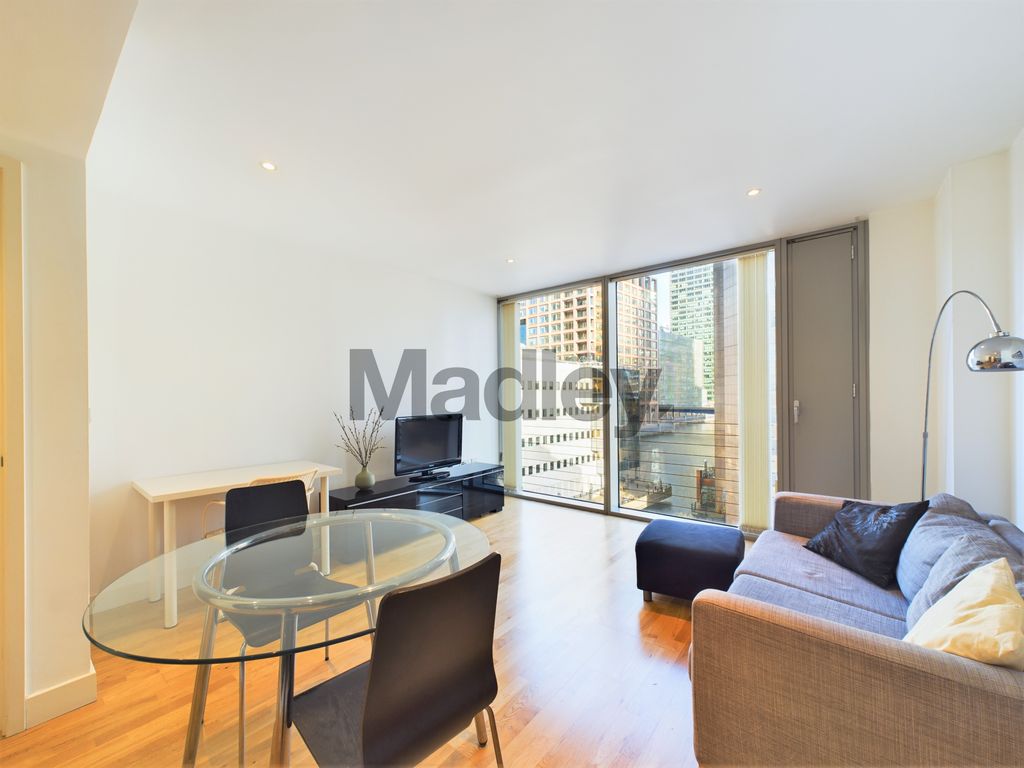 1 bed flat for sale in Marsh Wall, London E14, £450,000