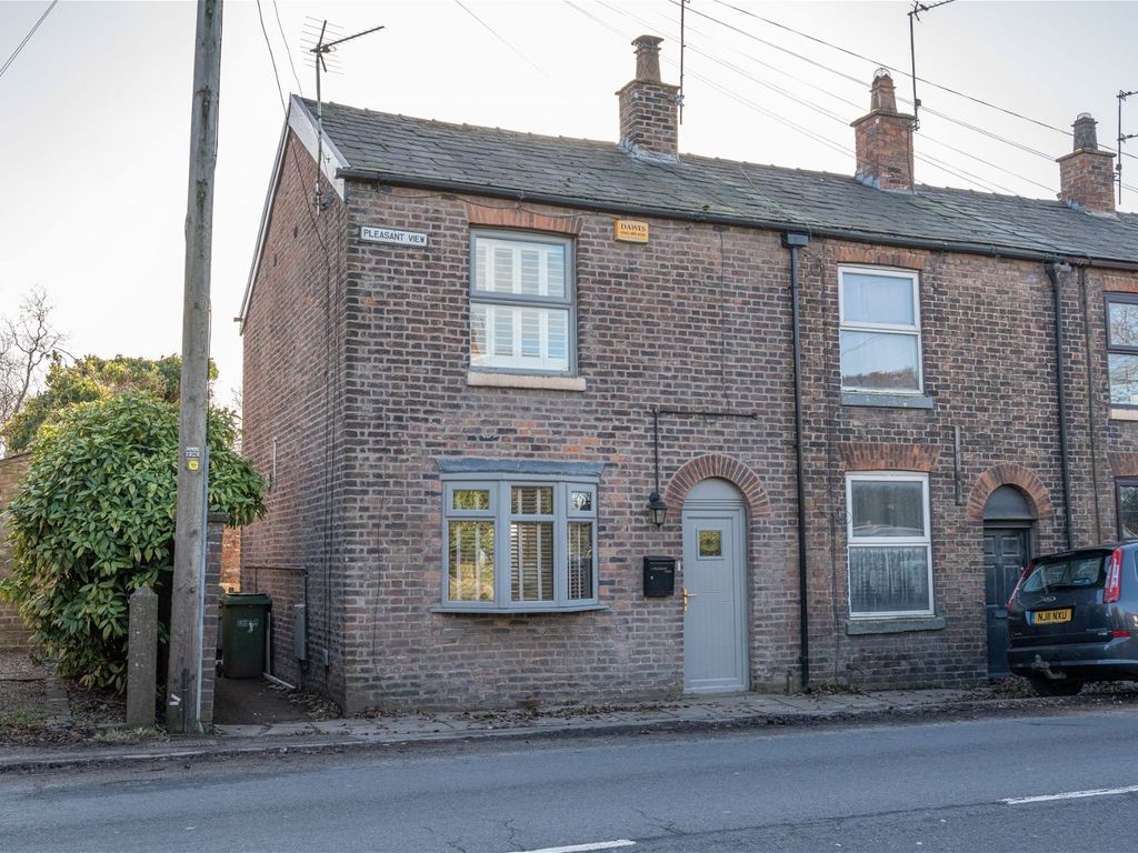 2 bed end terrace house to rent in Pleasant View, Henbury, Macclesfield, Cheshire SK10, £900 pcm