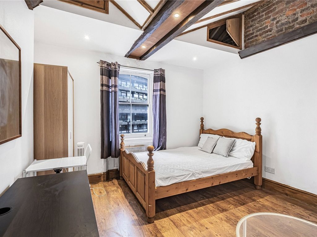 2 bed flat to rent in Aldersgate Street, London EC1A, £2,250 pcm
