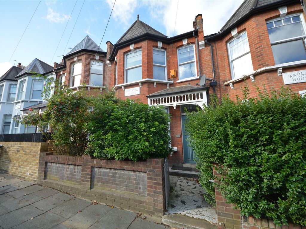 2 bed flat for sale in Durham Road, East Finchley N2, £660,000
