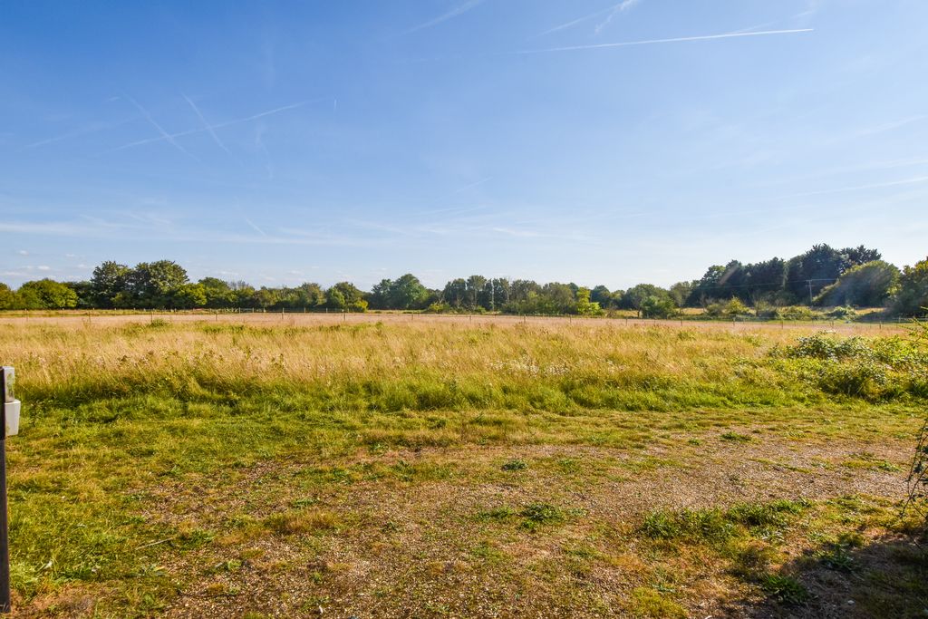 4 bed detached bungalow for sale in Canfield Road, Takeley, Bishop's Stortford CM22, £895,000