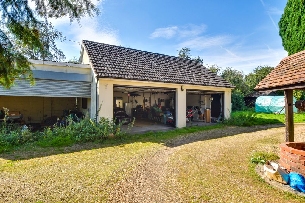 4 bed detached bungalow for sale in Canfield Road, Takeley, Bishop's Stortford CM22, £895,000