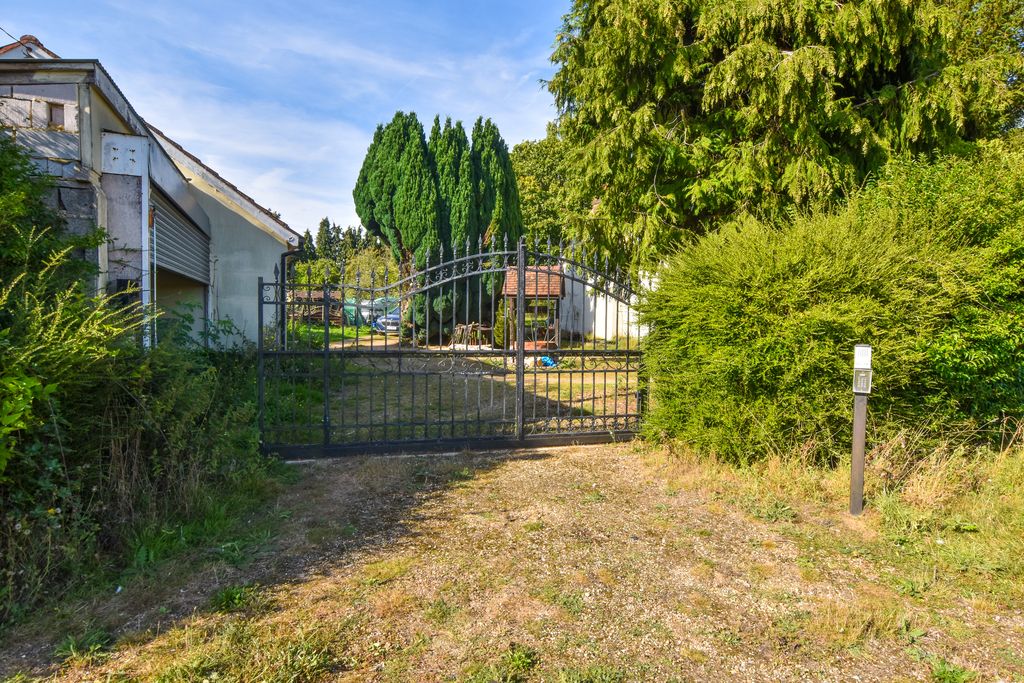 4 bed detached bungalow for sale in Canfield Road, Takeley, Bishop's Stortford CM22, £895,000