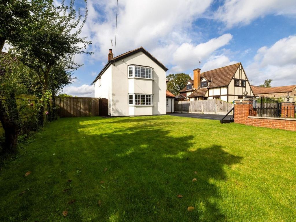4 bed detached house for sale in Sheep Dyke Lane, Brigg DN20, £435,000