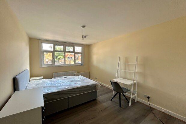 Room to rent in Woodberry Grove, London N4, £1,000 pcm