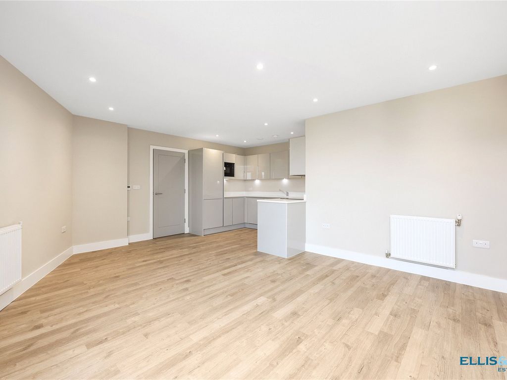 New home, 2 bed flat for sale in Nether Street, London N3, £605,000