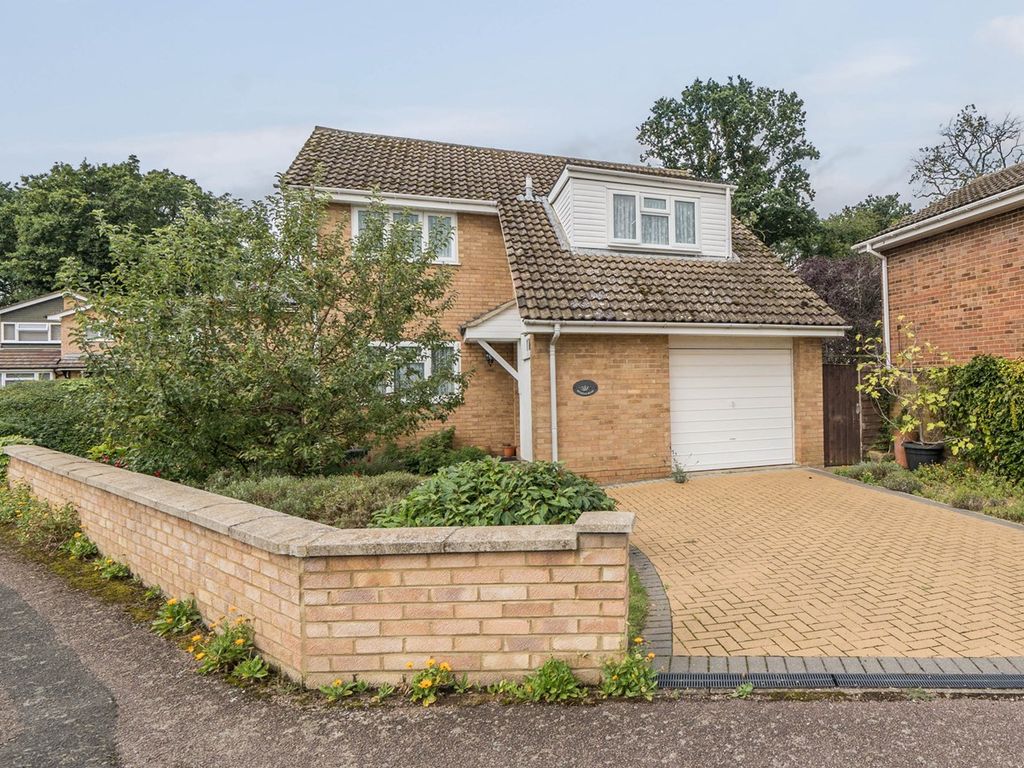 3 bed detached house for sale in Dickens Road, Flitwick MK45, £425,000
